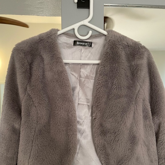 Allegra K grey Cropped Faux Fur Jacket - Picture 8 of 8